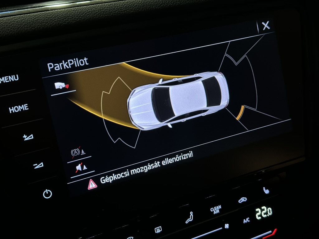 ParkPilot parkoló asszisztens kijelzés VAG infotainment rendszerben