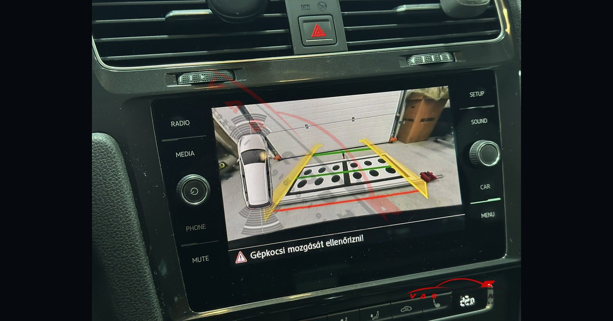 VW Golf 7 MIB2 navigáció, CarPlay és tolatókamera referencia